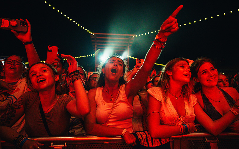 Fans in the T-mobile Stage pit